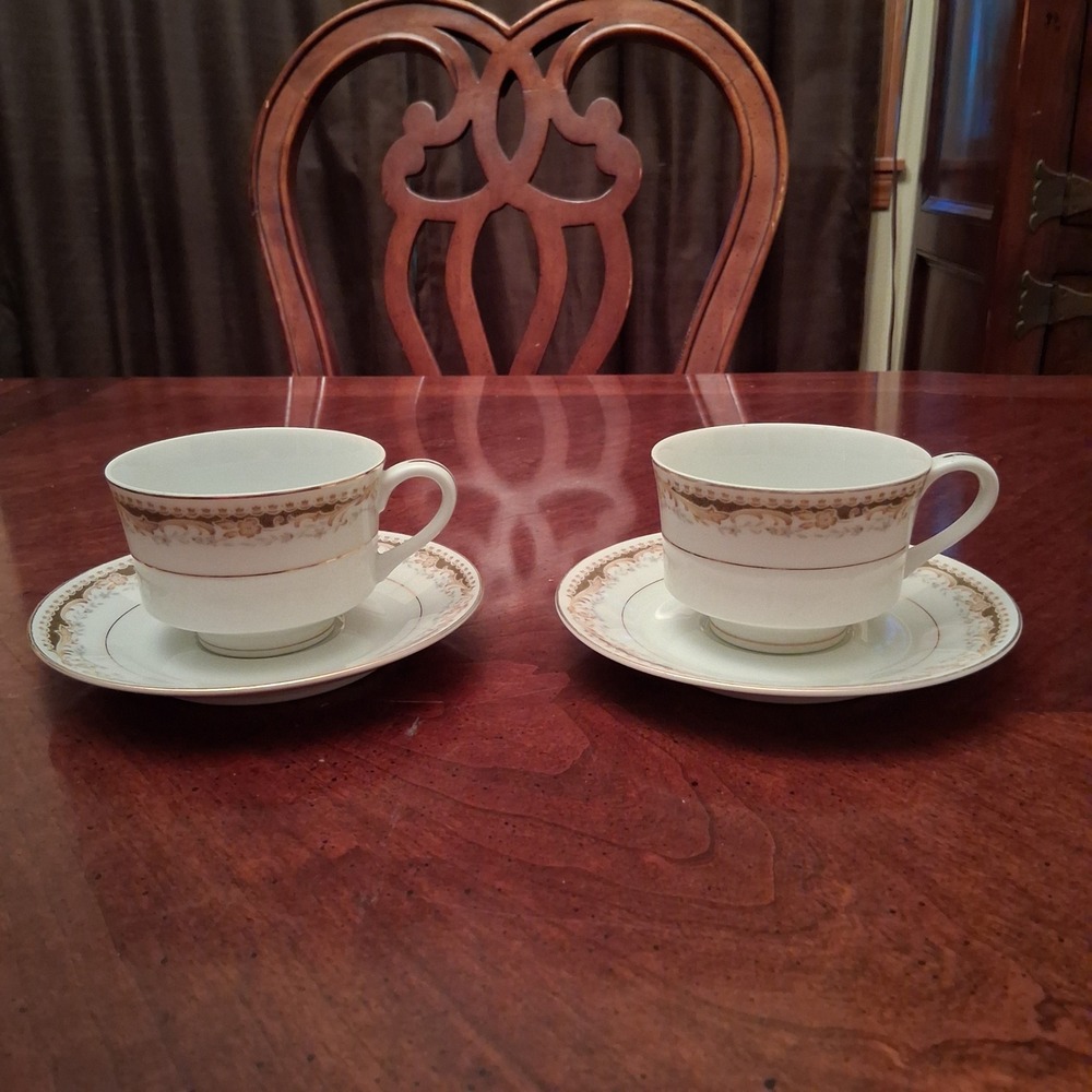 Signature Collection Queen Anne Fine China Tea Cups and Saucers Set of 2 Japan